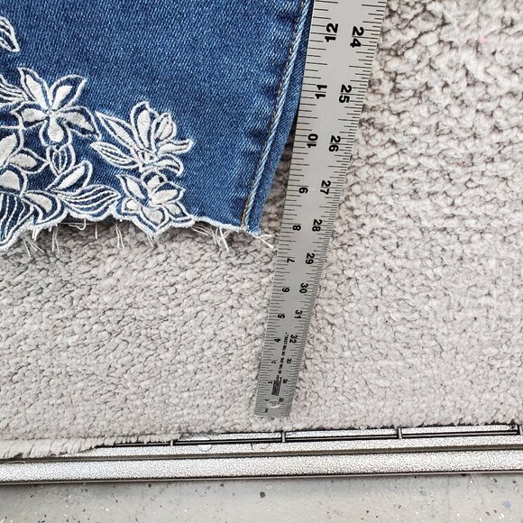 Lane Bryant Mid- Rise Skinny Jeans Size 24 Floral Embroidered Hem Signat… - Picture 5 of 10